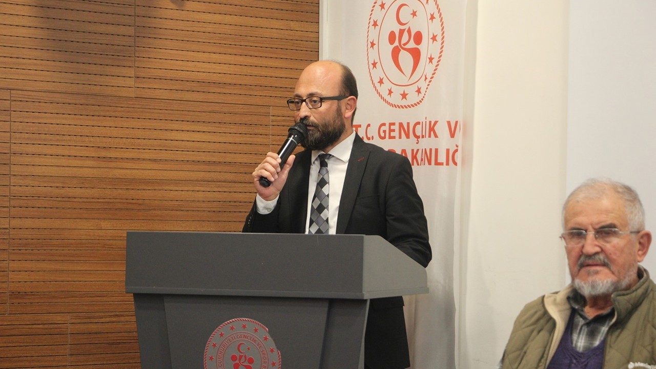 Kula’da ’Helal kazanç ve dürüst kazanç söyleşisi’ gerçekleştirildi
