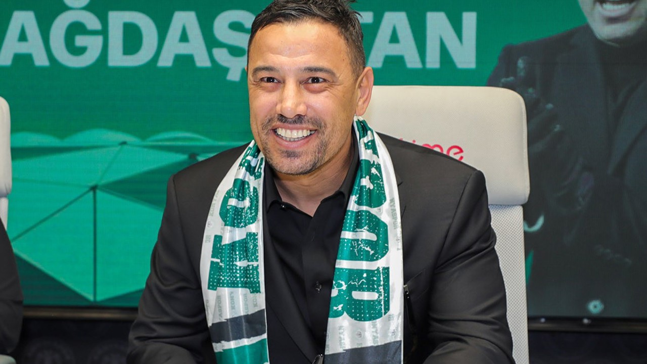Konyaspor, Çağdaş Atan ile 1,5 yıllık sözleşme imzaladı
