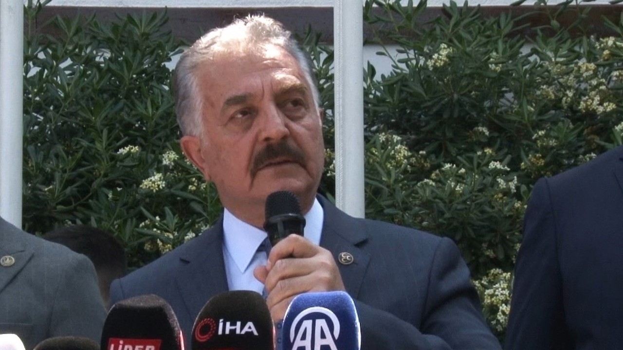 İsmet Büyükataman’dan Dervişoğlu’na sert tepki: "Emperyalizmin sandalında boşuna kürek çekmektedir"
