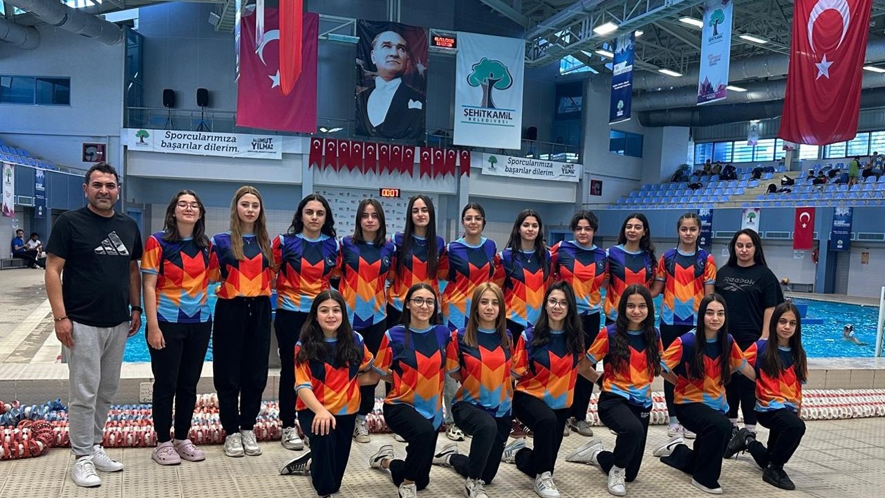 Elazığlı sporculardan su topunda büyük başarı
