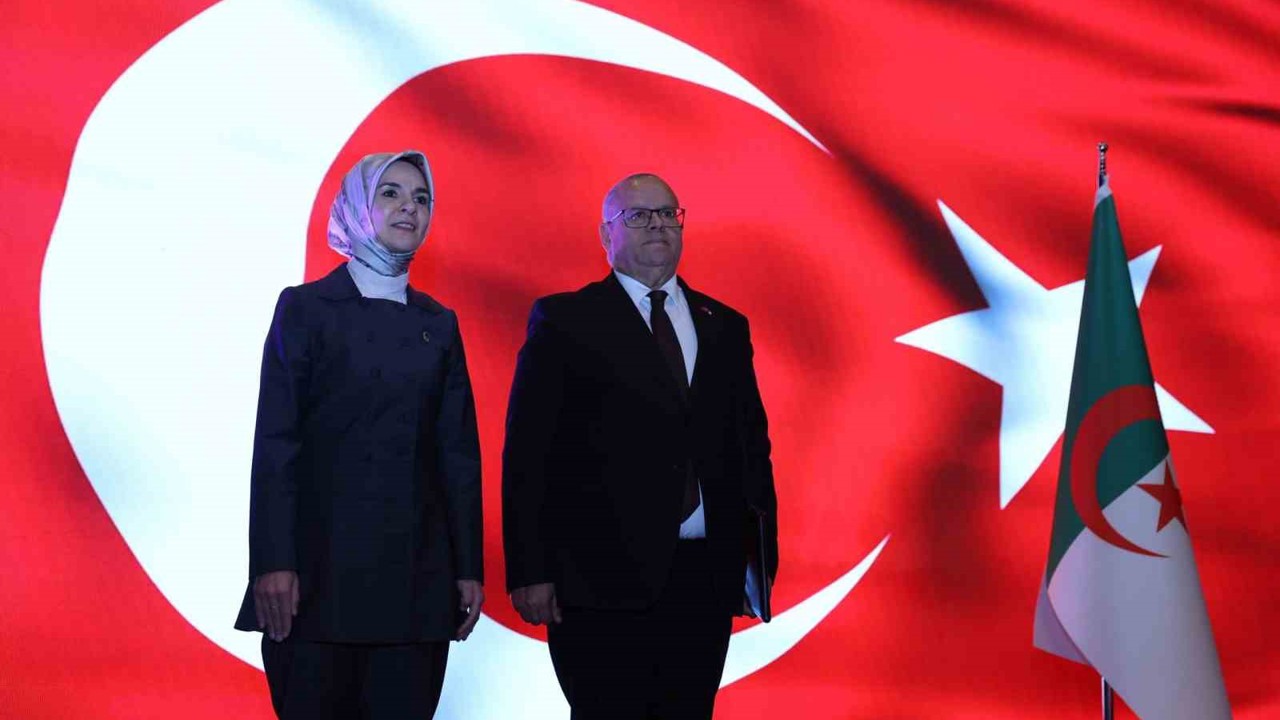 Cezayir’in bağımsızlığının 71’inci yıl dönümü kutlandı

