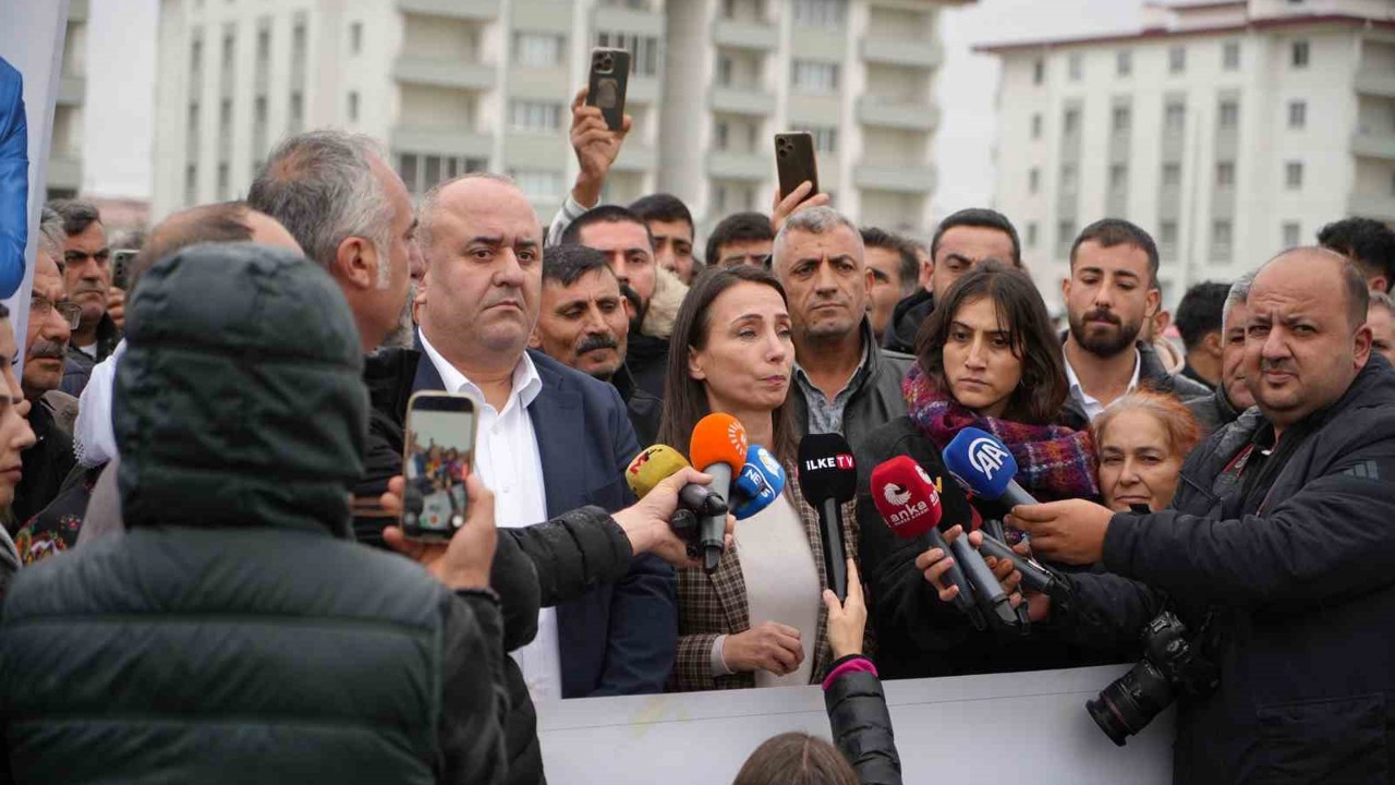 DEM Parti Genel Başkanı Hatimoğulları, Selahattin Demirtaş’ı ziyaret etti
