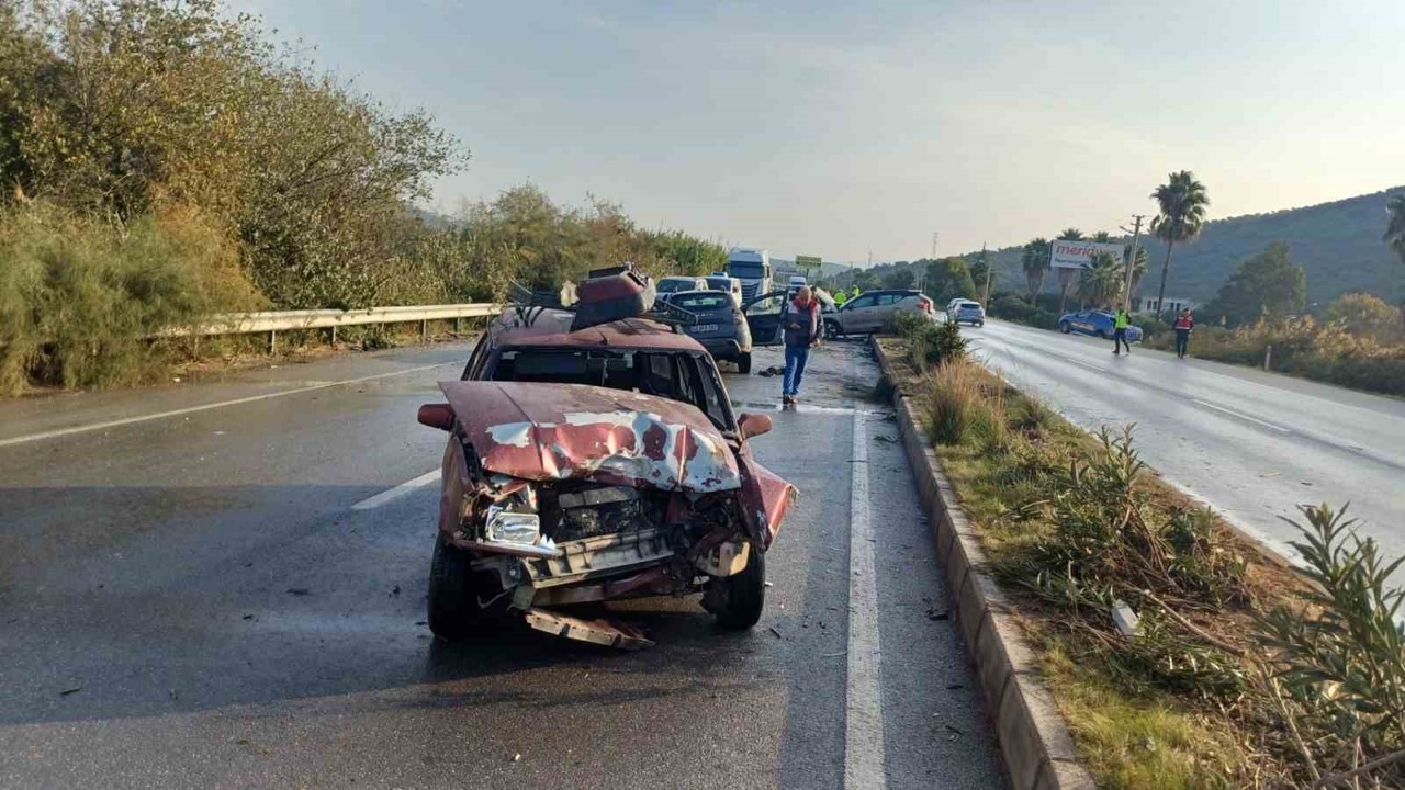 Milas-Bodrum Yolunda zincirleme kaza: Biri ağır 2 yaralı
