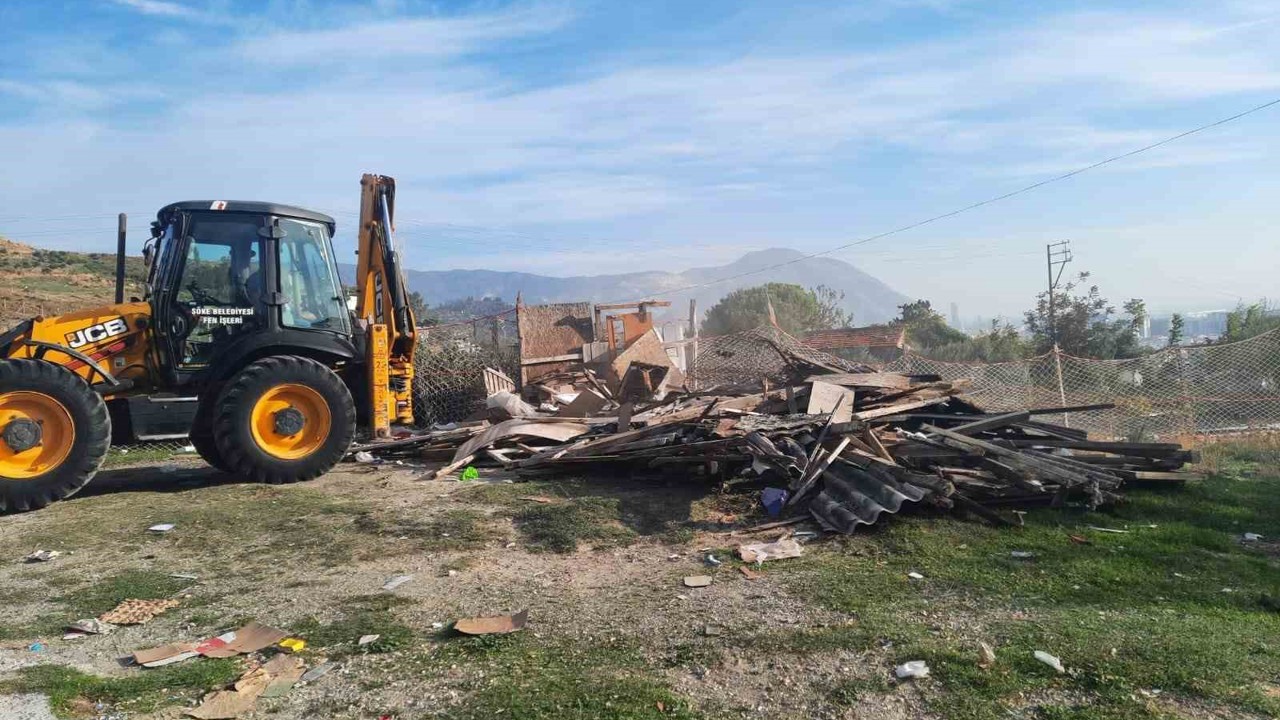 Söke Belediyesi’nden kaçak keçi ağıllarına müdahale
