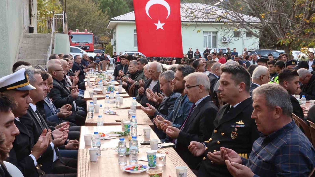 Şehit Deniz Teğmen Öz için mevlit okutuldu
