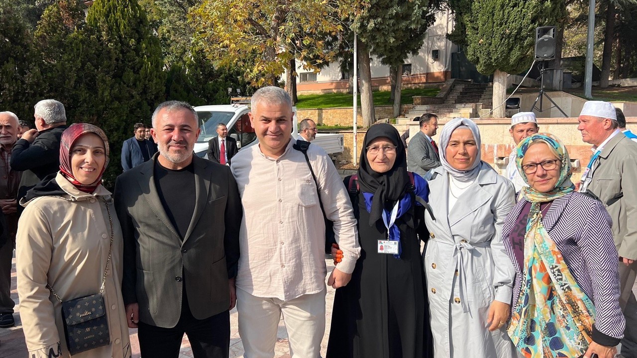 Başkan Yıldırım umrecilerin manevi duygularına ortak oldu
