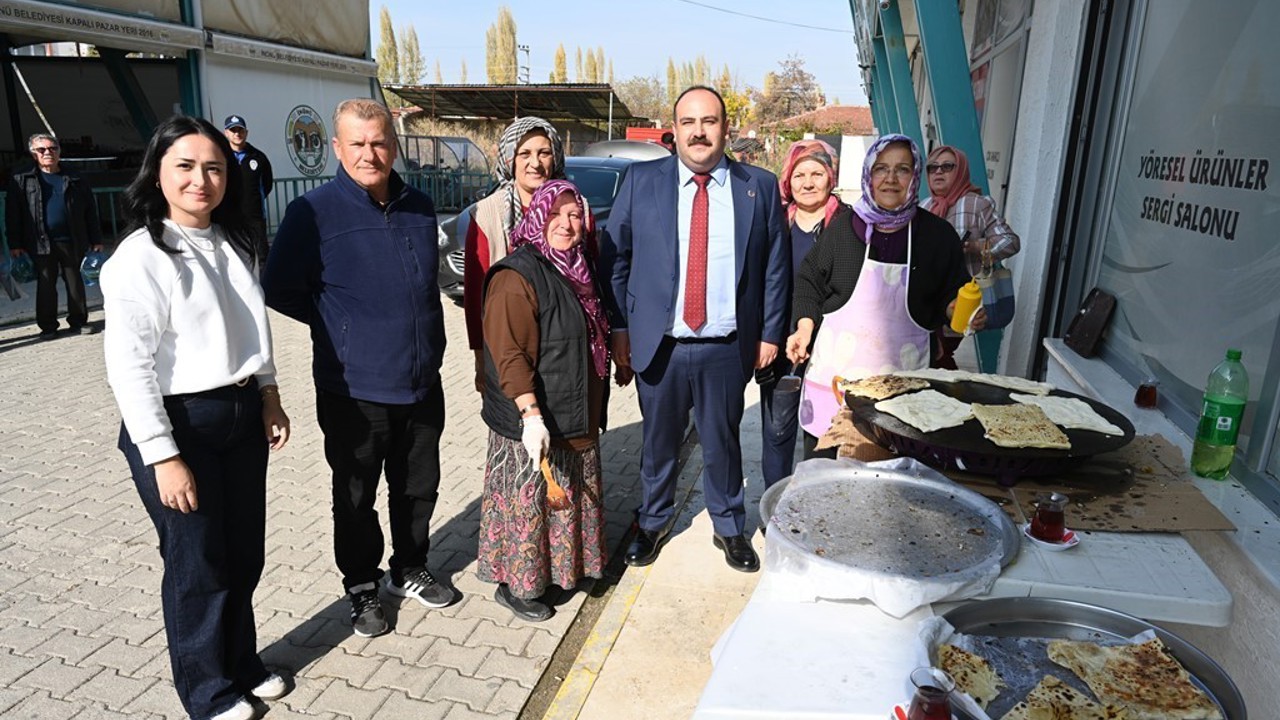 İnönülü kadınlardan Başkan Harmancı’ya bazlama ikramı
