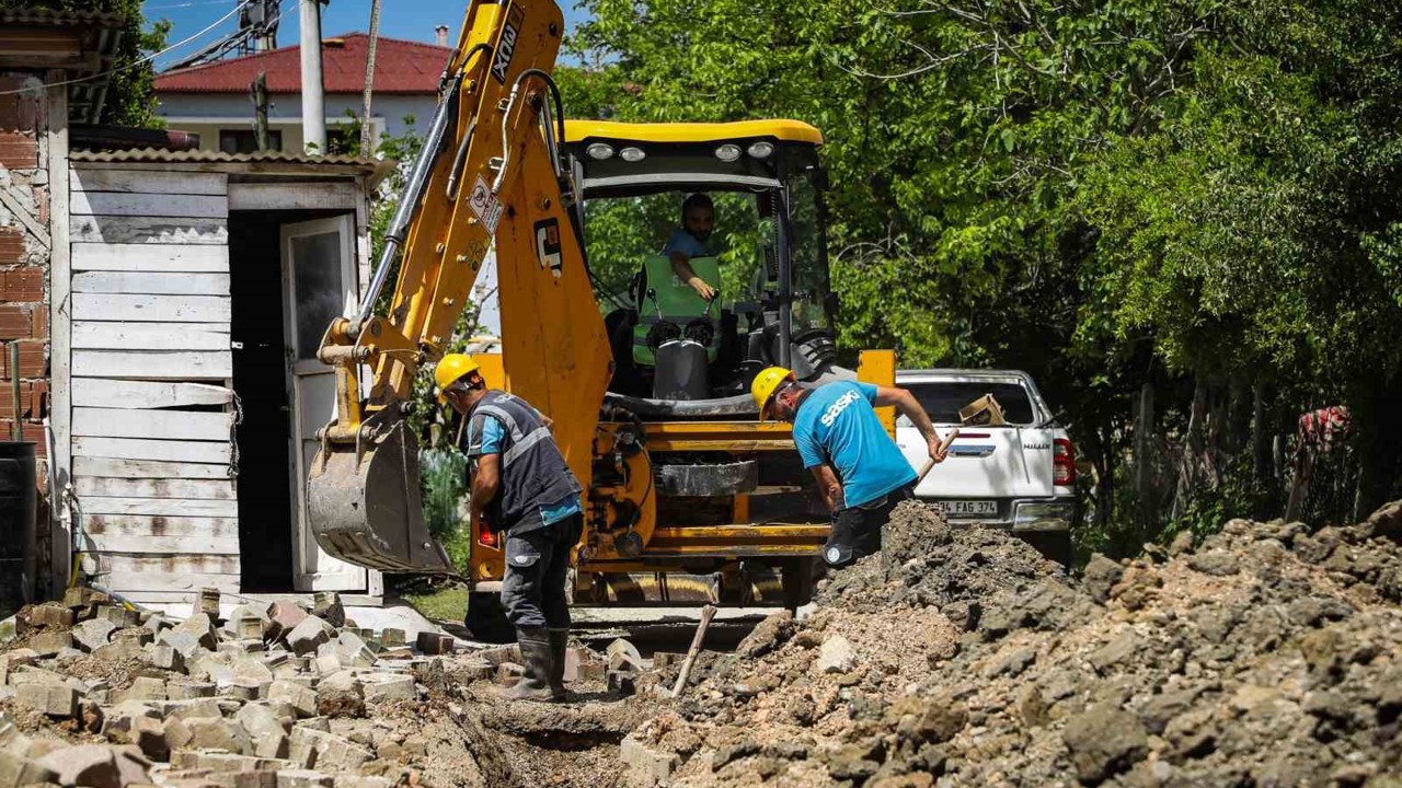 Yenilenen 2 bin metrelik hat ile Pamukova Mekece’ye kayıpsız içme suyu
