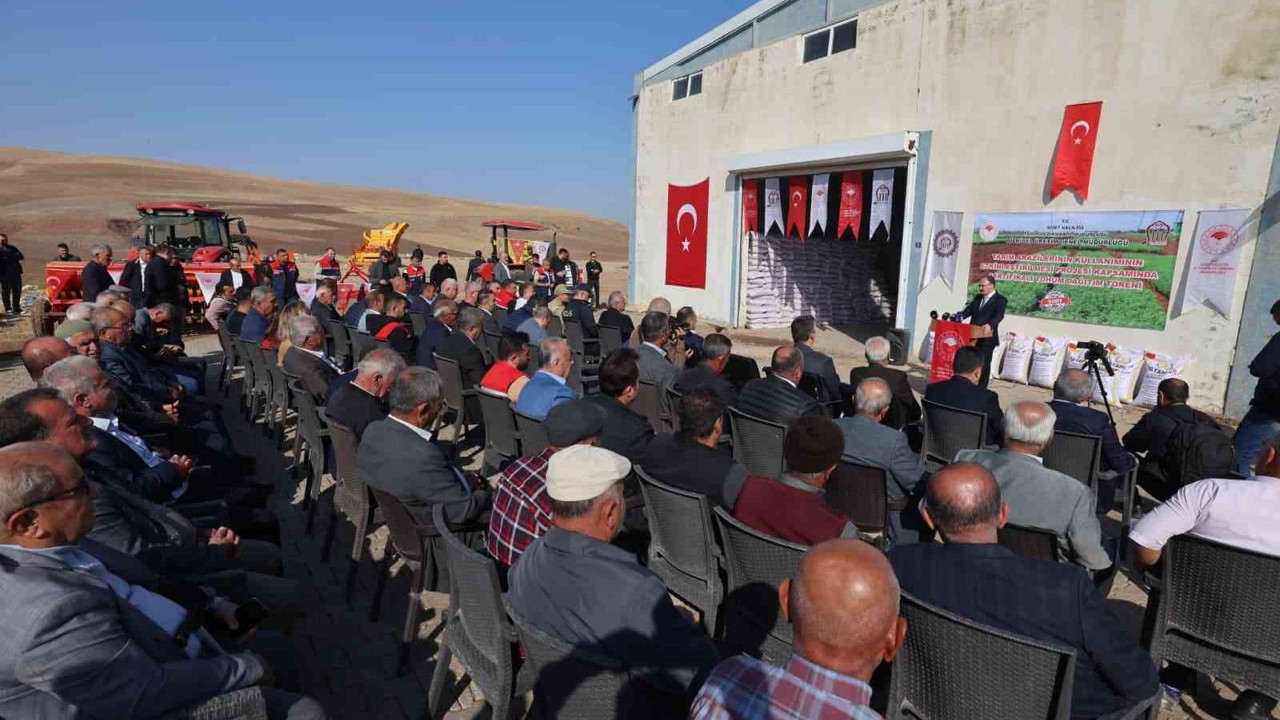 Siirt’te 203 ton kırmızı mercimek çiftçilere dağıtıldı

