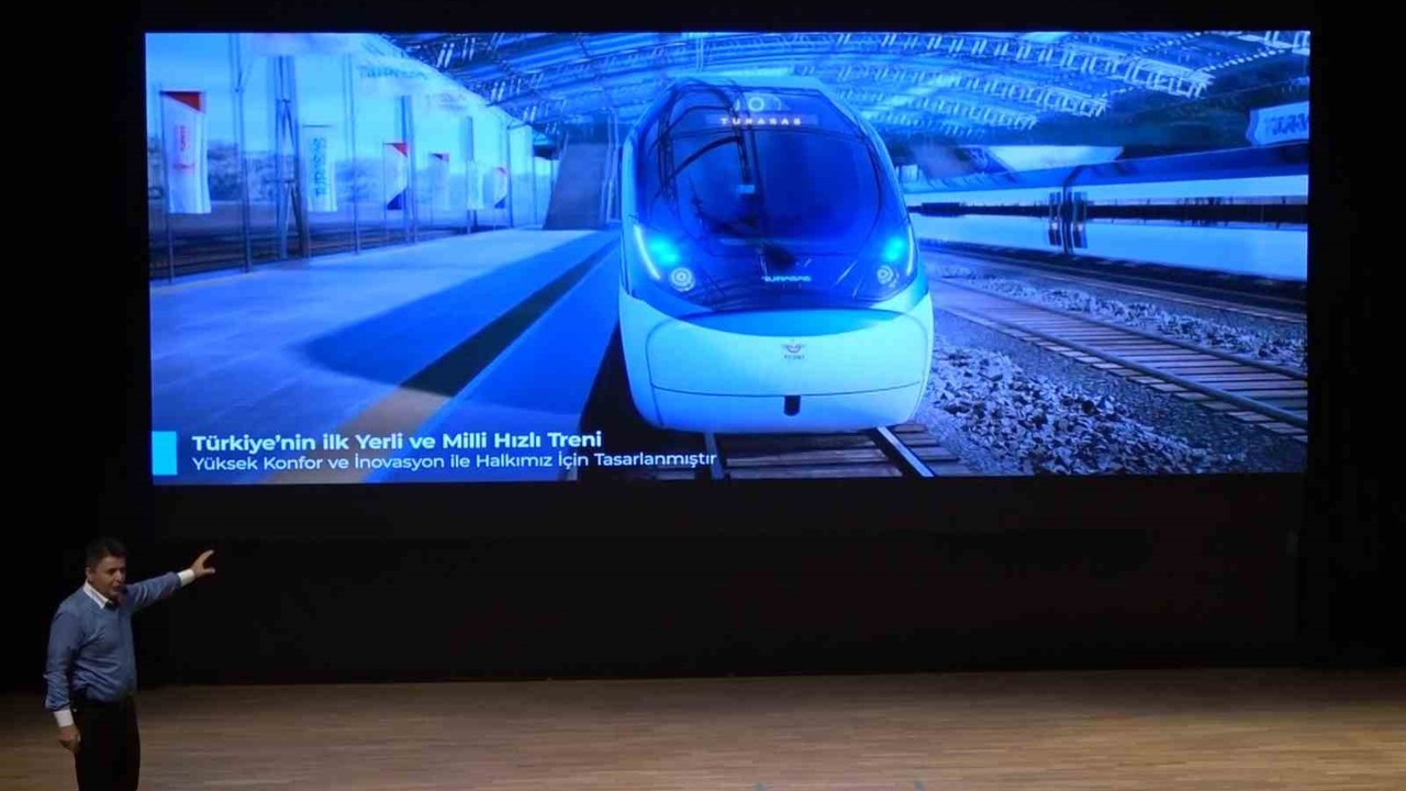 Bakan Yardımcısı Boyraz, gençlere milli hızlı treni böyle tanıttı
