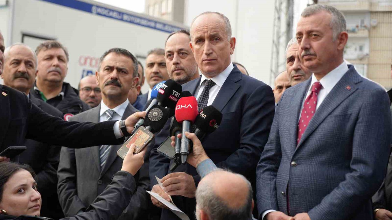 Bakan Yardımcısı Bulut: "Bu binanın zarar görmesinde zemin önemli bir etken olmuş"
