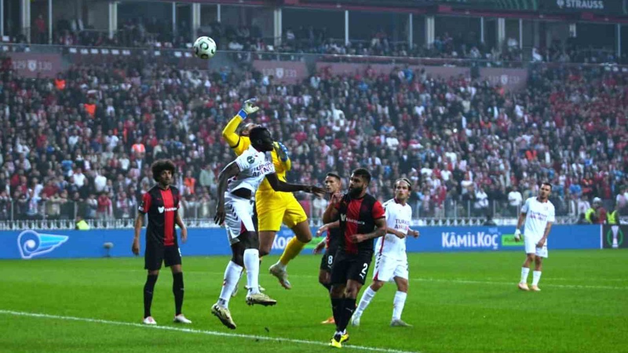 UEFA Konferans Ligi: Samsunspor: 0 - Hamrun: 0 (Maç devam ediyor)
