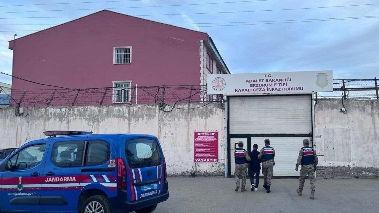 Jandarma ekipleri Erzurum’da kaçak şahsı yakaladı
