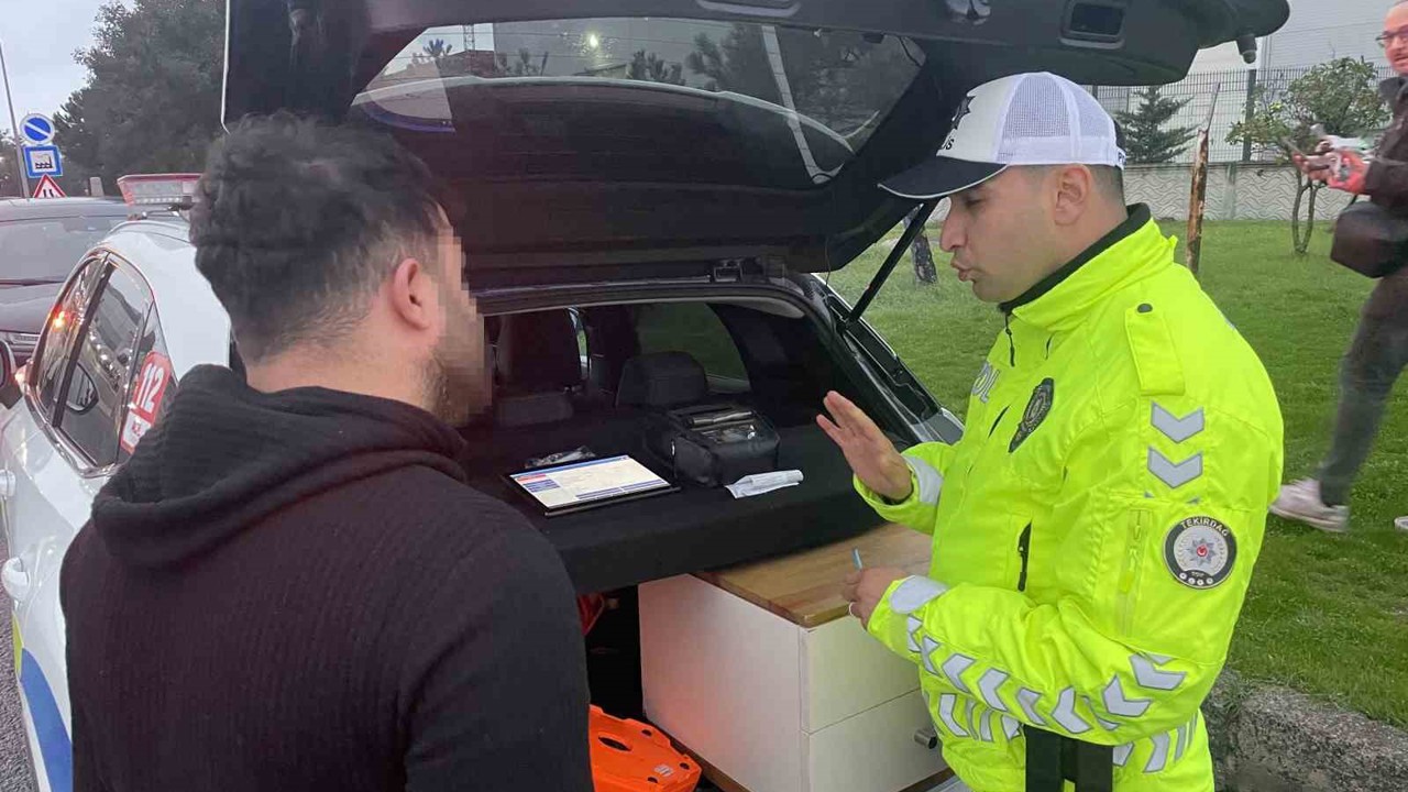 Kapaklı’da emniyet şeridini ihlal edenlere 9 bin lira ceza
