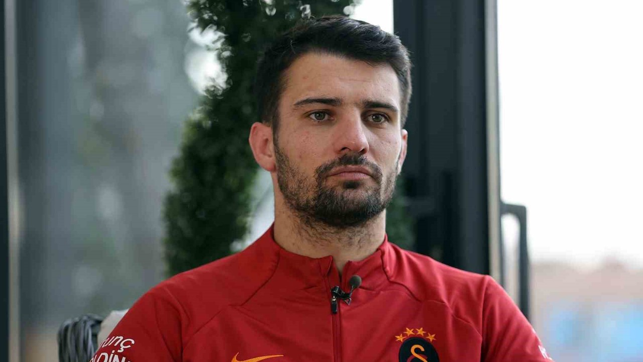 Leo Dubois futbolu bıraktı
