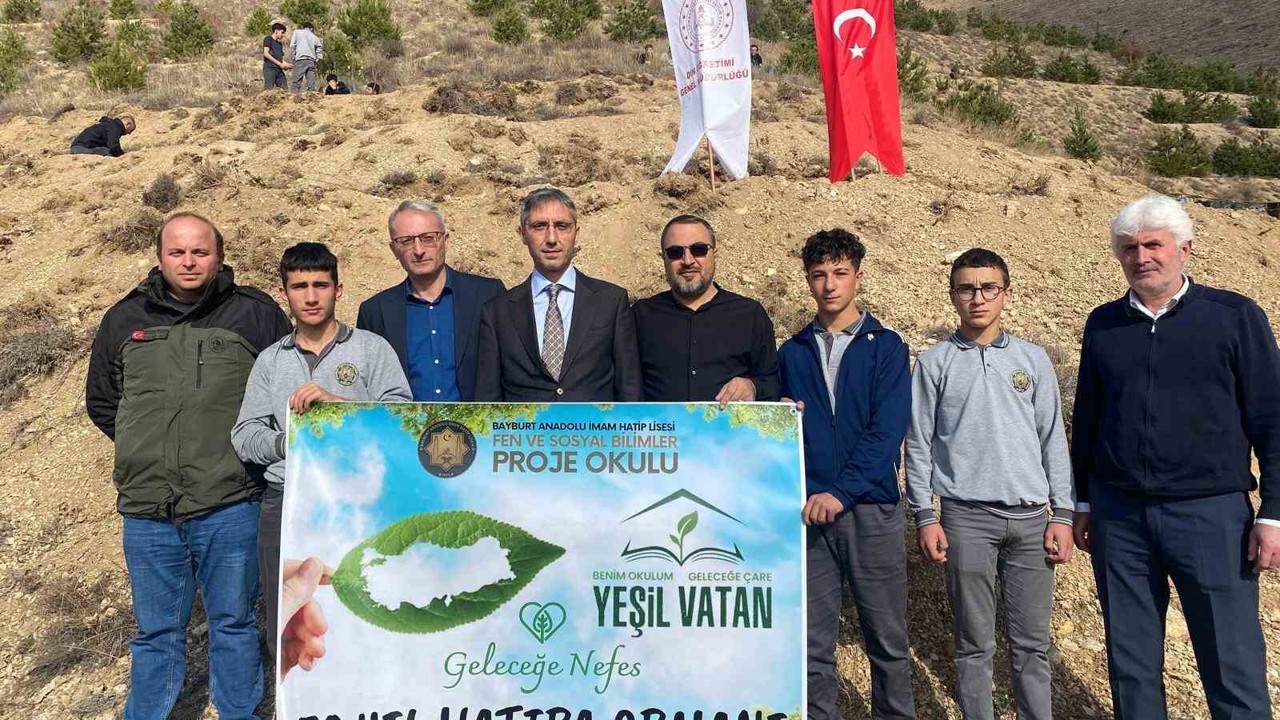 Bayburt Anadolu İmam Hatip Lisesi tarafından hatıra ormanı oluşturuldu
