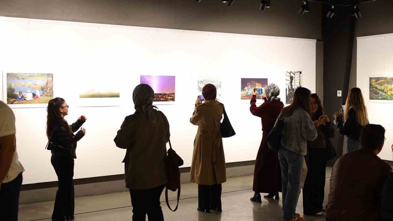 Sakarya’nın kültürünü yansıtan kareler OSM’de sanatseverle buluştu
