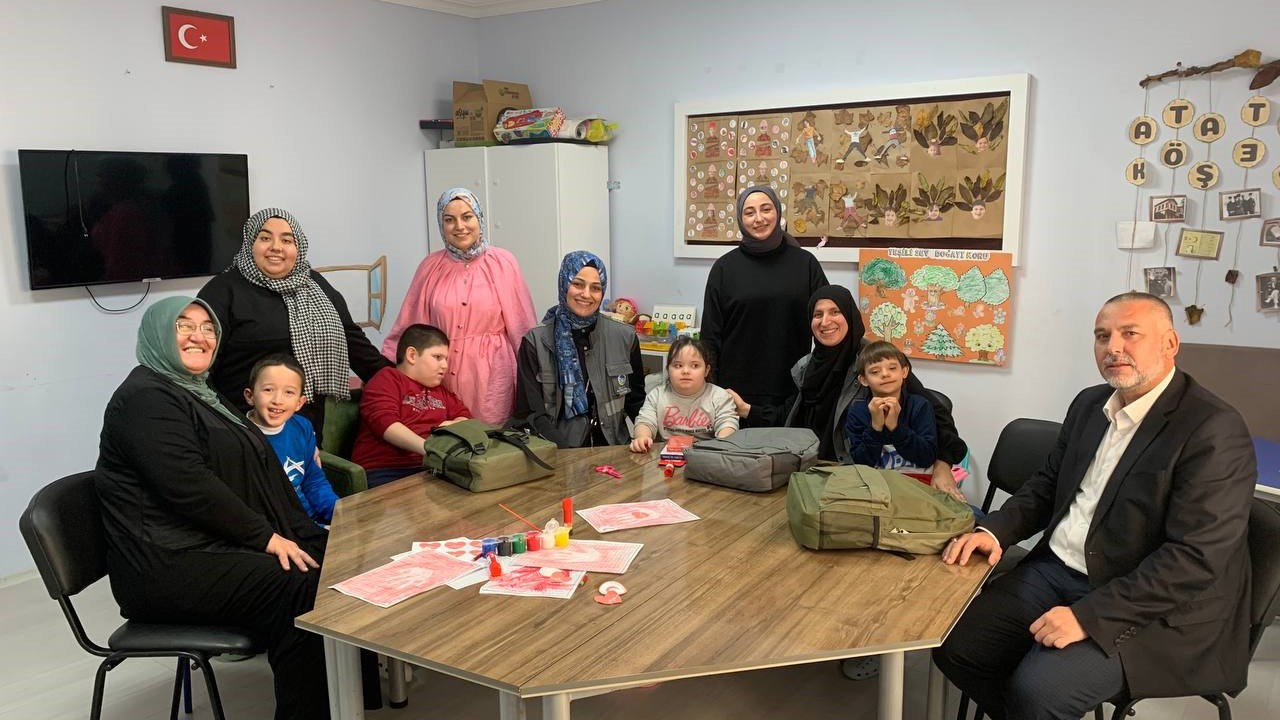 Sakarya Büyükşehir’den Pamukova’da özel öğrencilere anlamlı ziyaret

