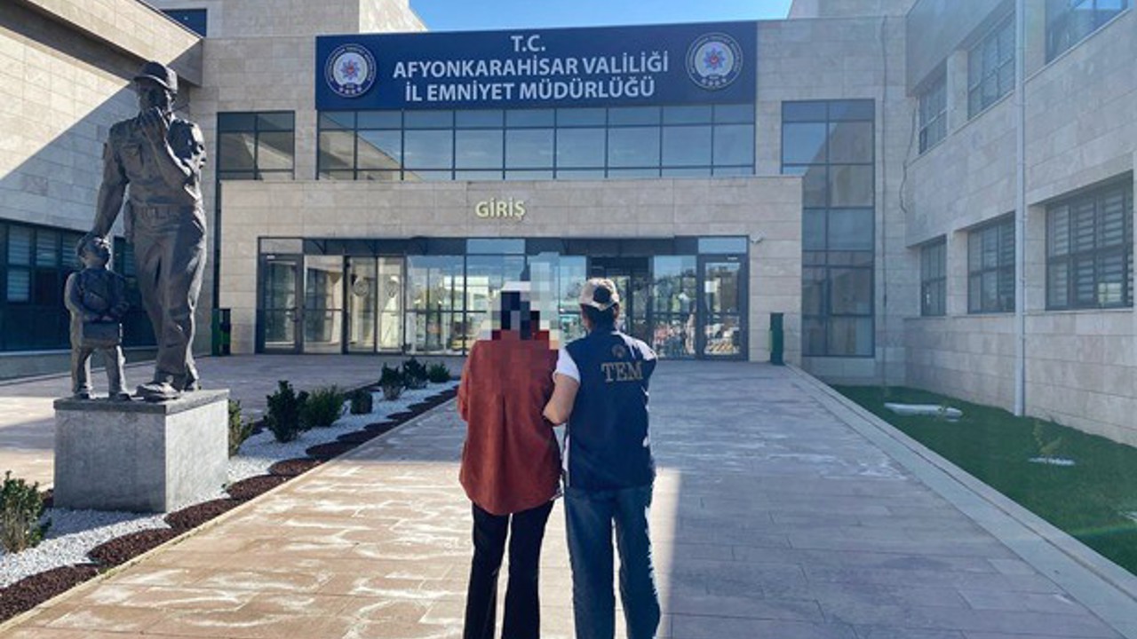 FETÖ’den aranan şahsı polis yakaladı
