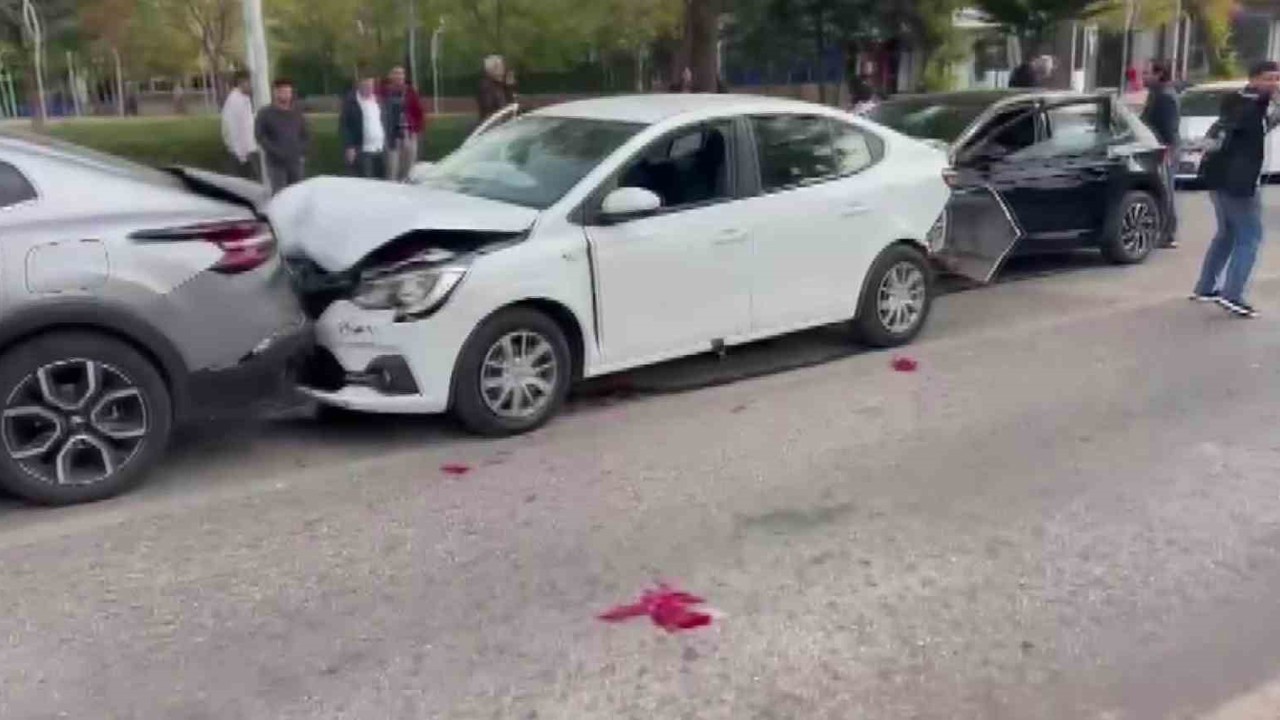 Diyarbakır’da zincirleme kaza: 4 yaralı
