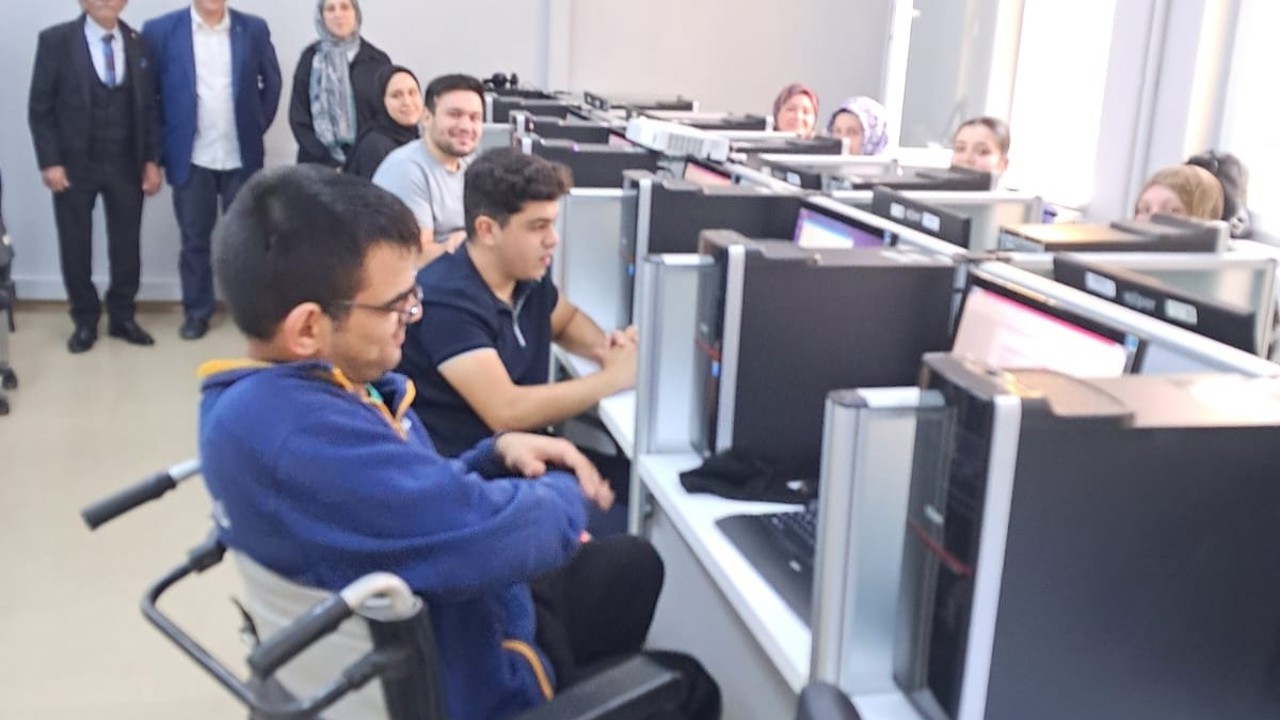 Bafra’da engellilere "Bilgisayar İşletmenliği Kursu" başladı
