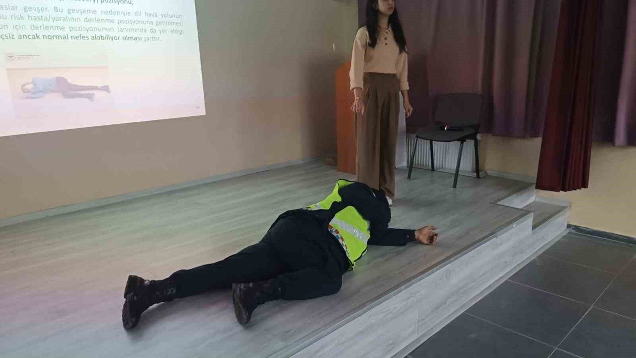 Mudurnu’da servis şoförlerine ilk yardım eğitimi verildi
