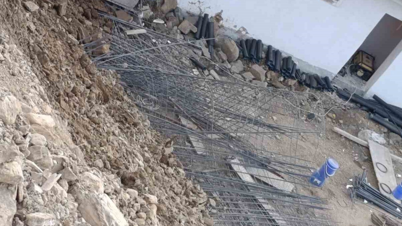 Kahramanmaraş’ta toprak kayması: Yapım aşamasındaki 6 ev zarar gördü
