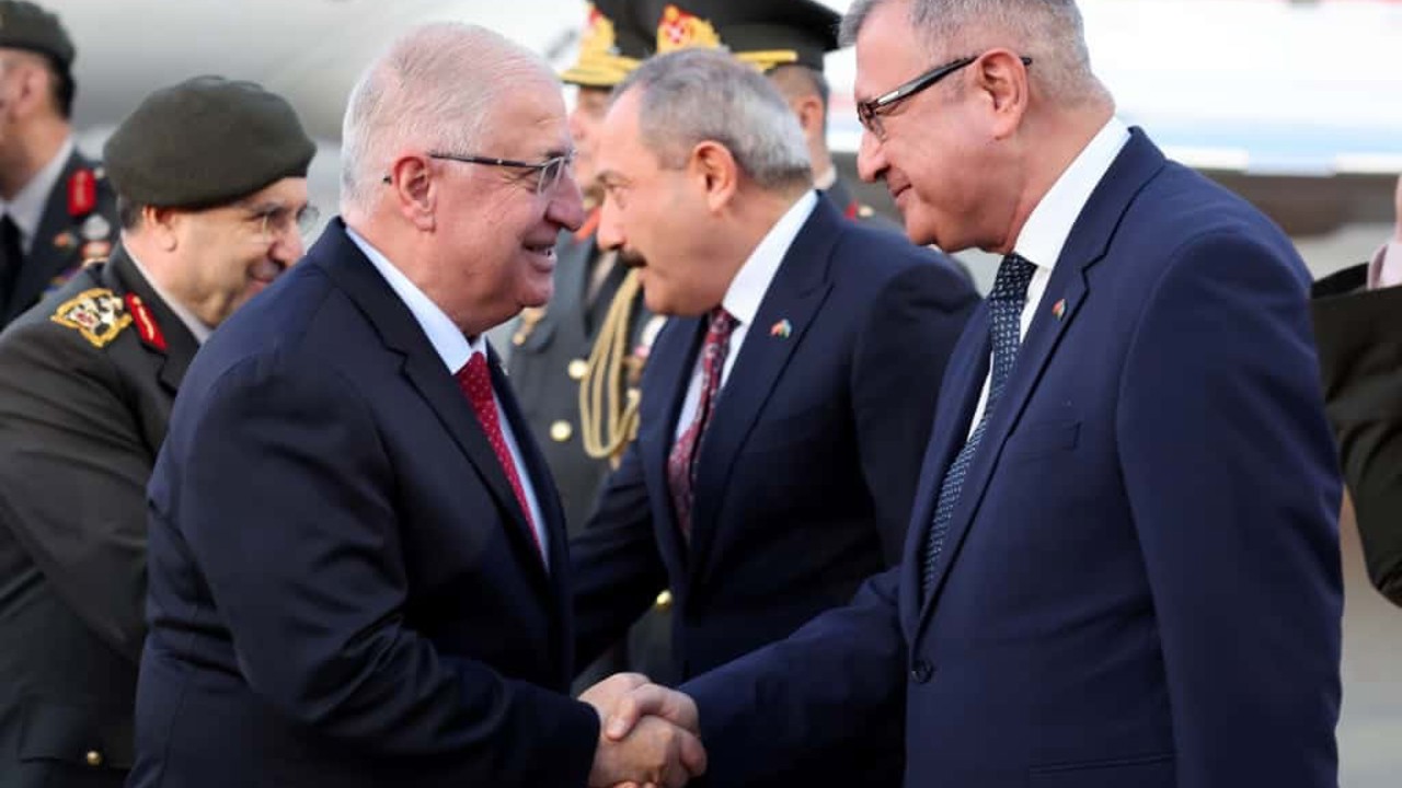 Bakan Güler, 2. Karabağ Savaşı zafer kutlamalarına katılmak üzere Azerbaycan’a geldi
