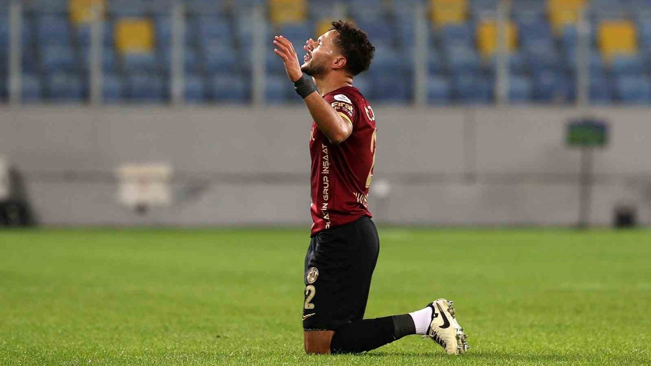 Trendyol Süper Lig: Gençlerbirliği: 1 - RAMS Başakşehir: 0 (İlk yarı)
