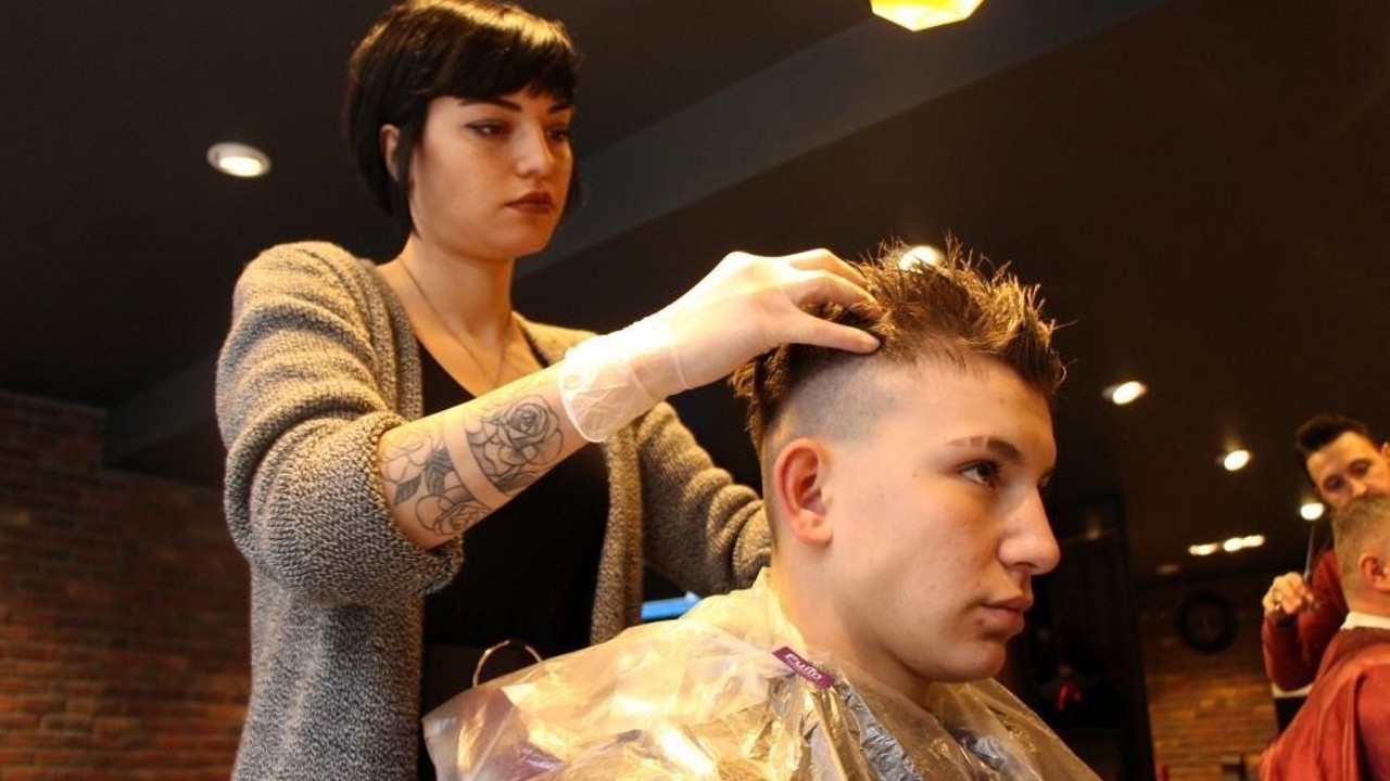 Kış ayları öncesi saç dökülmesine karşı uyarı: "Saçın da neme ihtiyacı var"
