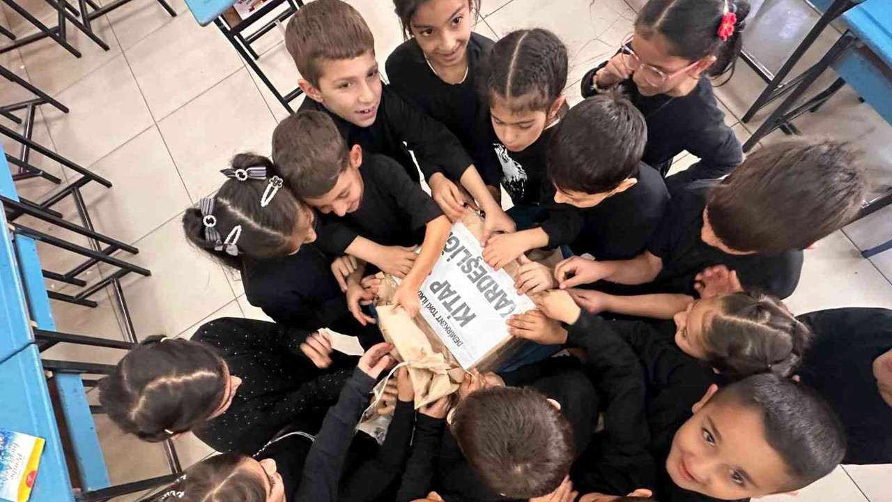 Demirkent TOKİ Öğrencilerinden 29 Ekim İlkokulu’na kitap kardeşliği
