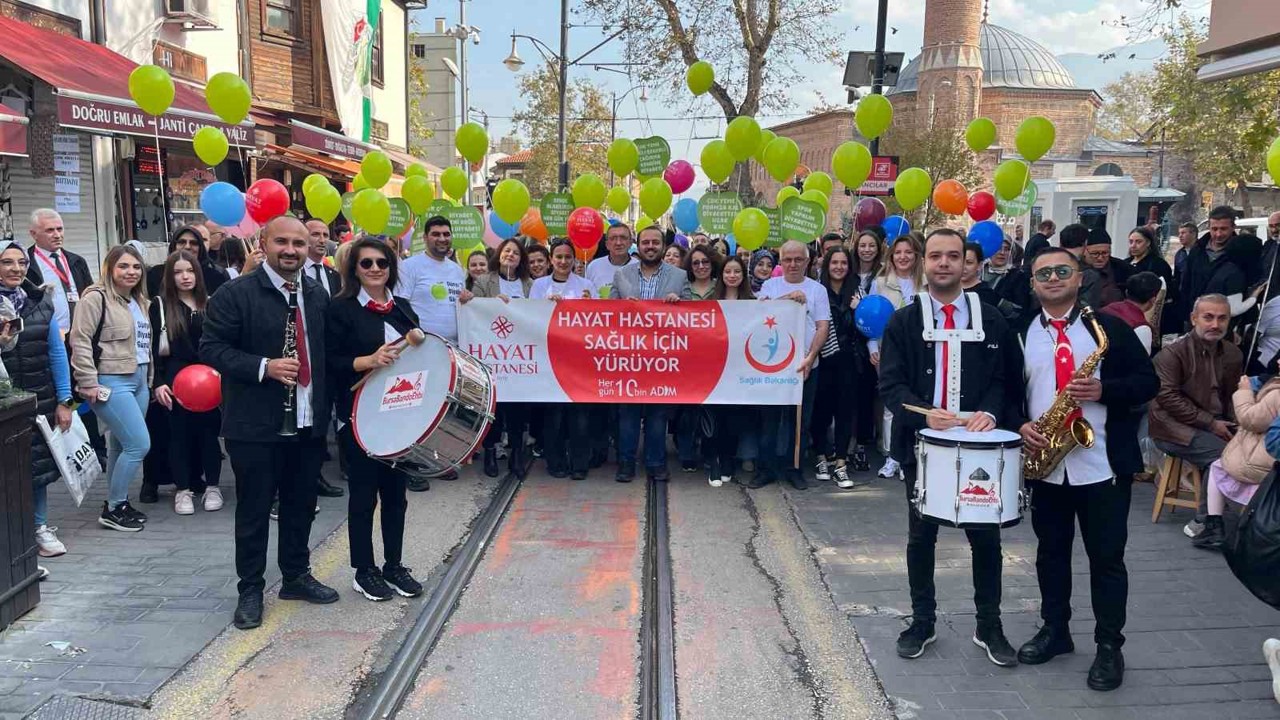 Sağlık çalışanları diyabete dikkat çekmek için yürüdü
