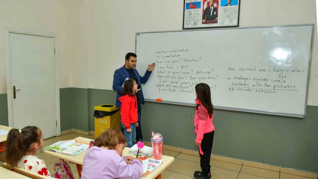Esenyurt Belediyesi’nden eğitimde bir ilk: Paket Ders Sistemi hayata geçti
