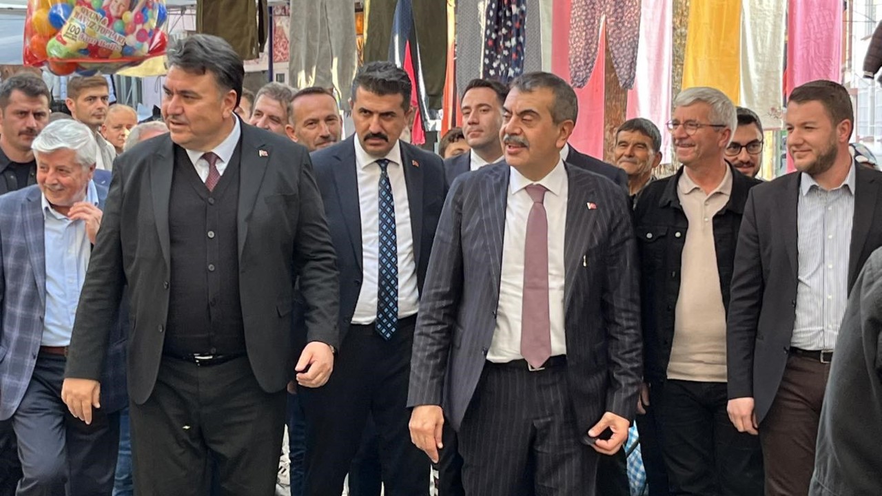 Milli Eğitim Bakanı Tekin, Havran’a sürpriz ziyaret gerçekleştirdi
