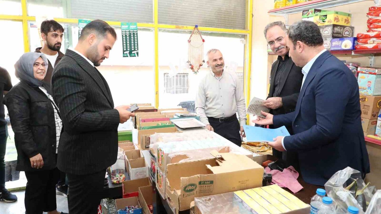 Belediye başkanı bakkalın zimem defterini satın aldı
