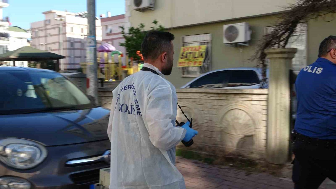 Antalya’da 30 yaşındaki genç evinde ölü bulundu

