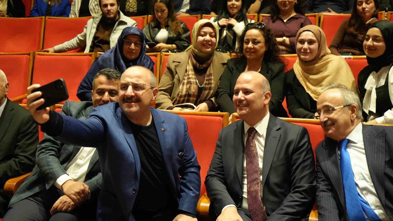 Varank: "Türkiye’nin şu anda yaşadığı en büyük sıkıntılardan bir tanesi sağlıklı bir muhalefetin olmayışı"
