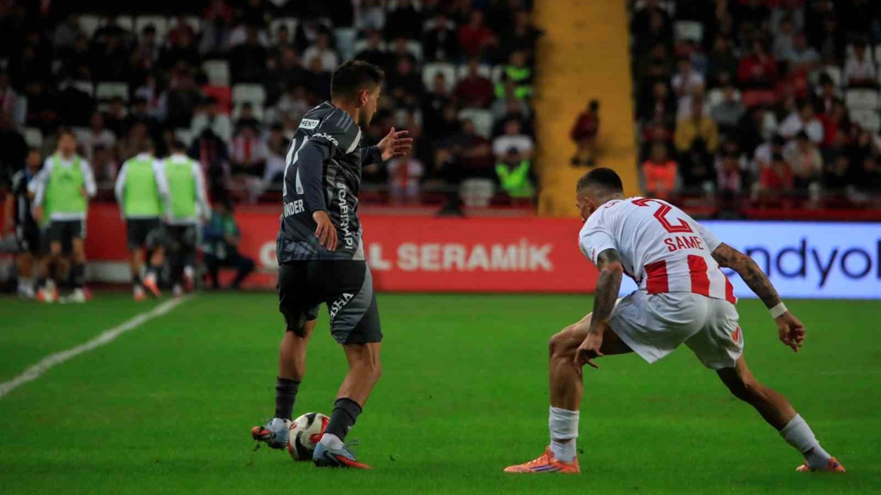 Trendyol Süper Lig: Antalyaspor: 1 - Beşiktaş: 3 (Maç sonucu)
