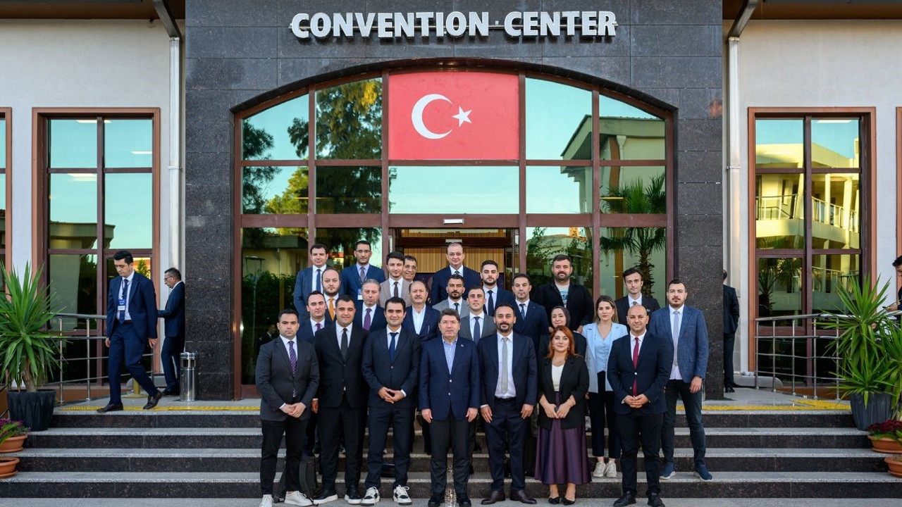 Bakan Tunç: "Terör örgütü silah bırakırsa kanun çıkacak gibi pazarlık söz konusu değil"
