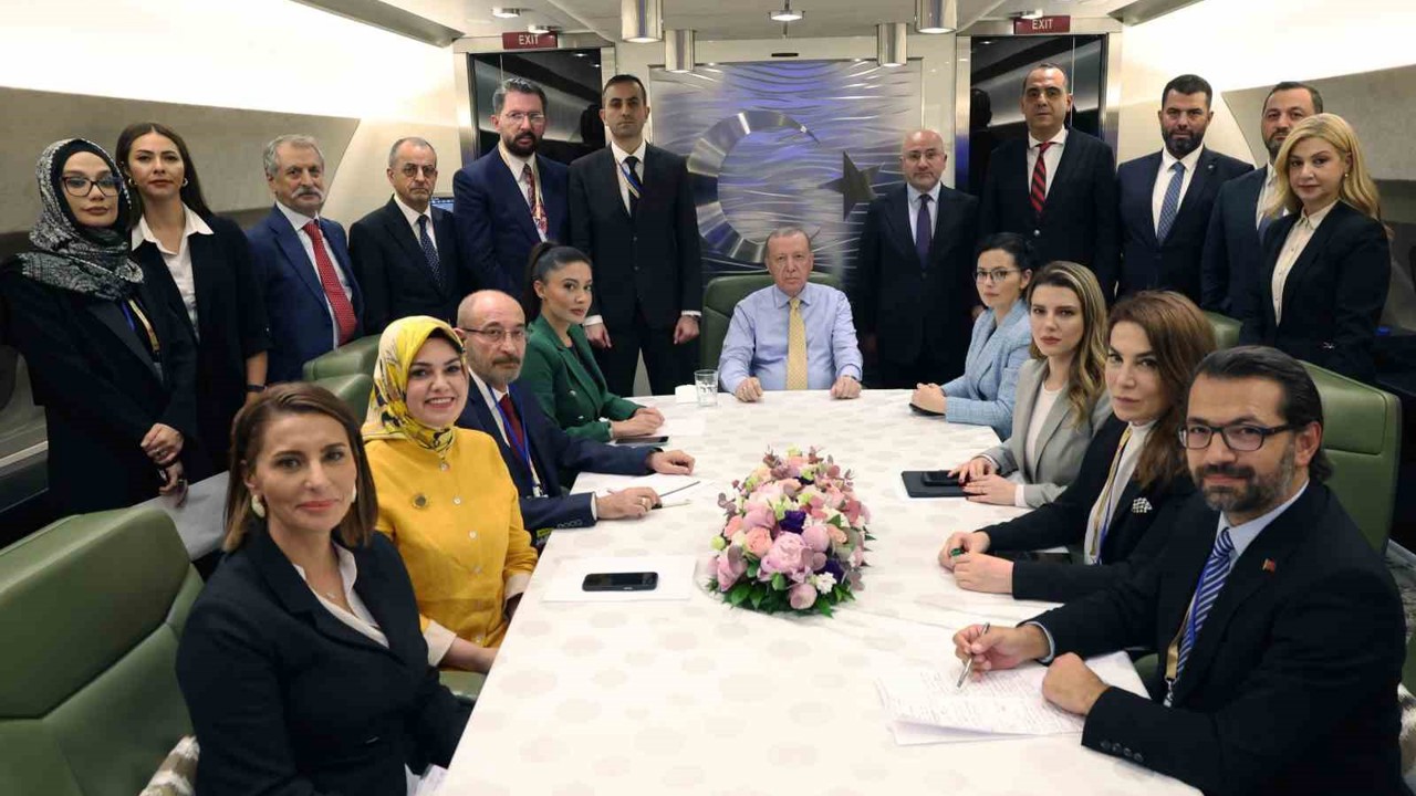 Cumhurbaşkanı Erdoğan: "(Gazze) Yardım koridorları kasıtlı olarak tıkanmakta, insani yardımların bölgeye ulaşması maalesef engellenmekte. Günlük 600 tır insani yardım girişine izin verilecekti fakat bu sözler yerine getirilm