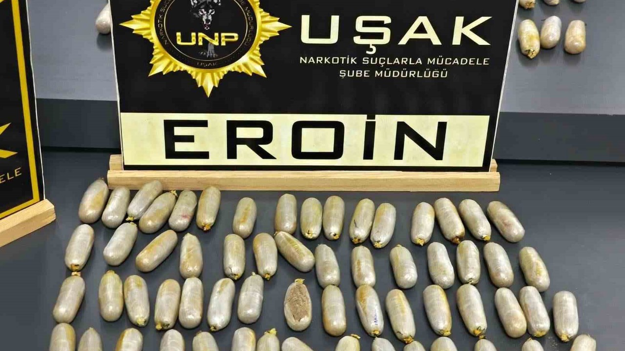 Uşak’ta midelerinde eroin taşıyan iki şüpheli tutuklandı
