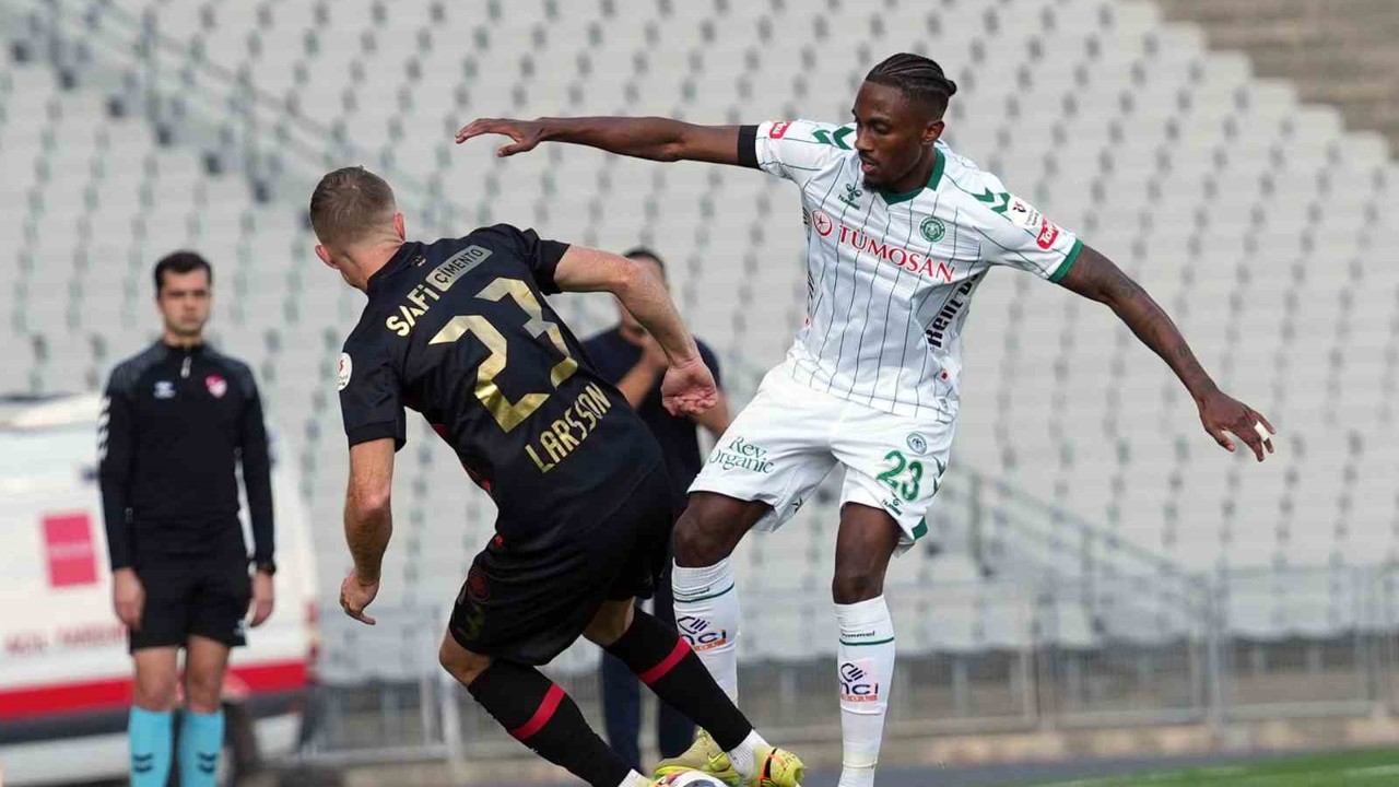 Trendyol Süper Lig: Fatih Karagümrük: 2 - Konyaspor: 0 (İlk yarı)
