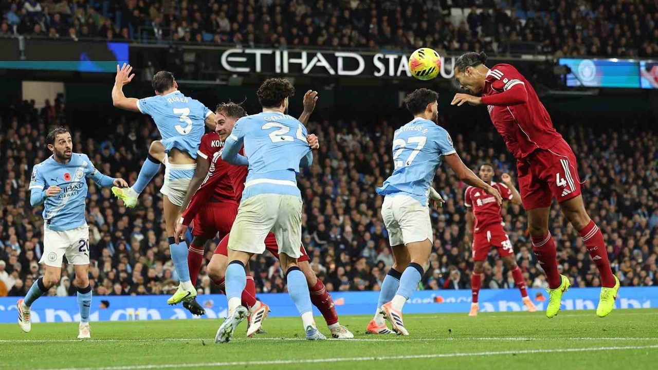 Manchester City, Liverpool’u 3-0 ile geçti
