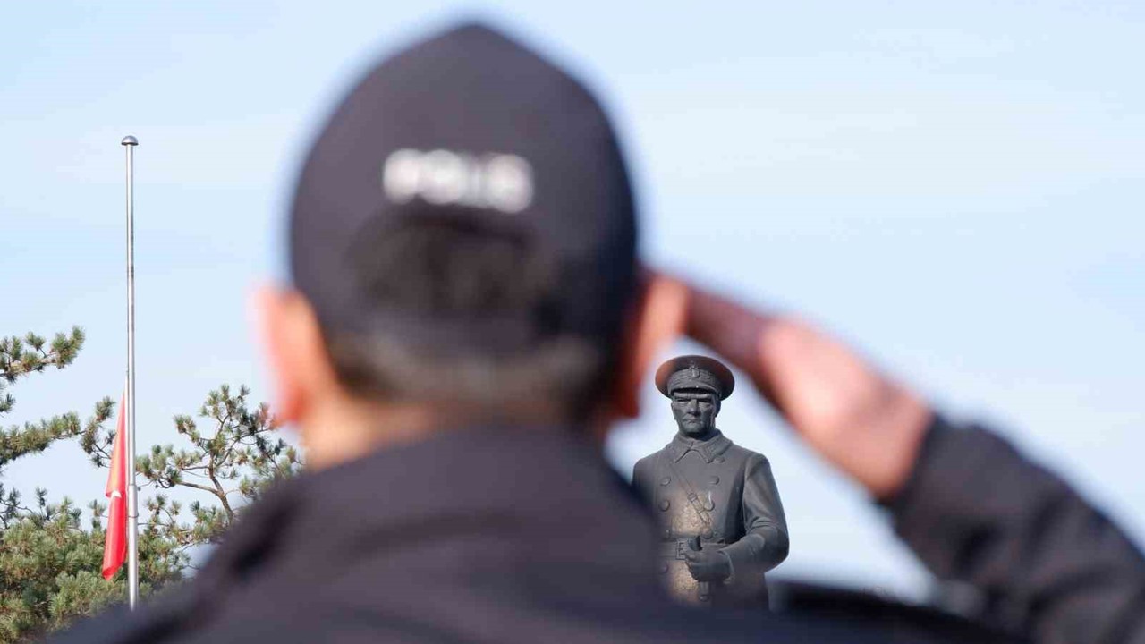 Erzurum’da 10 Kasım’da Atatürk saygıyla anıldı
