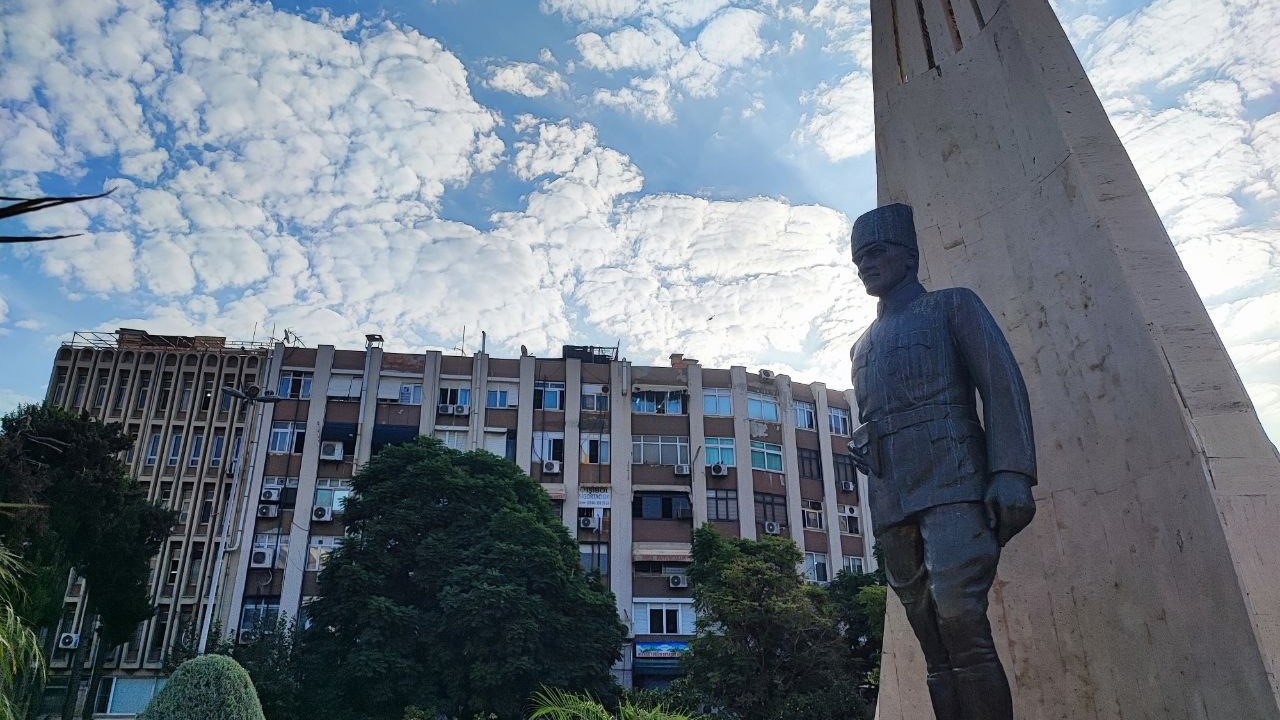 Adana’da saat 9’u 5 geçe hayat durdu
