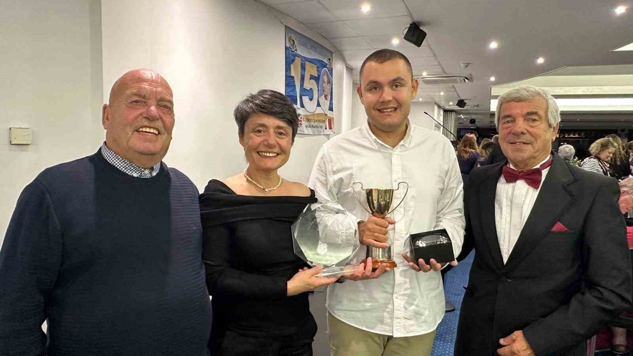 Dünyadaki ilk otizmli maraton yüzücüsü Tuna Tunca Türkiye’nin gururu oldu
