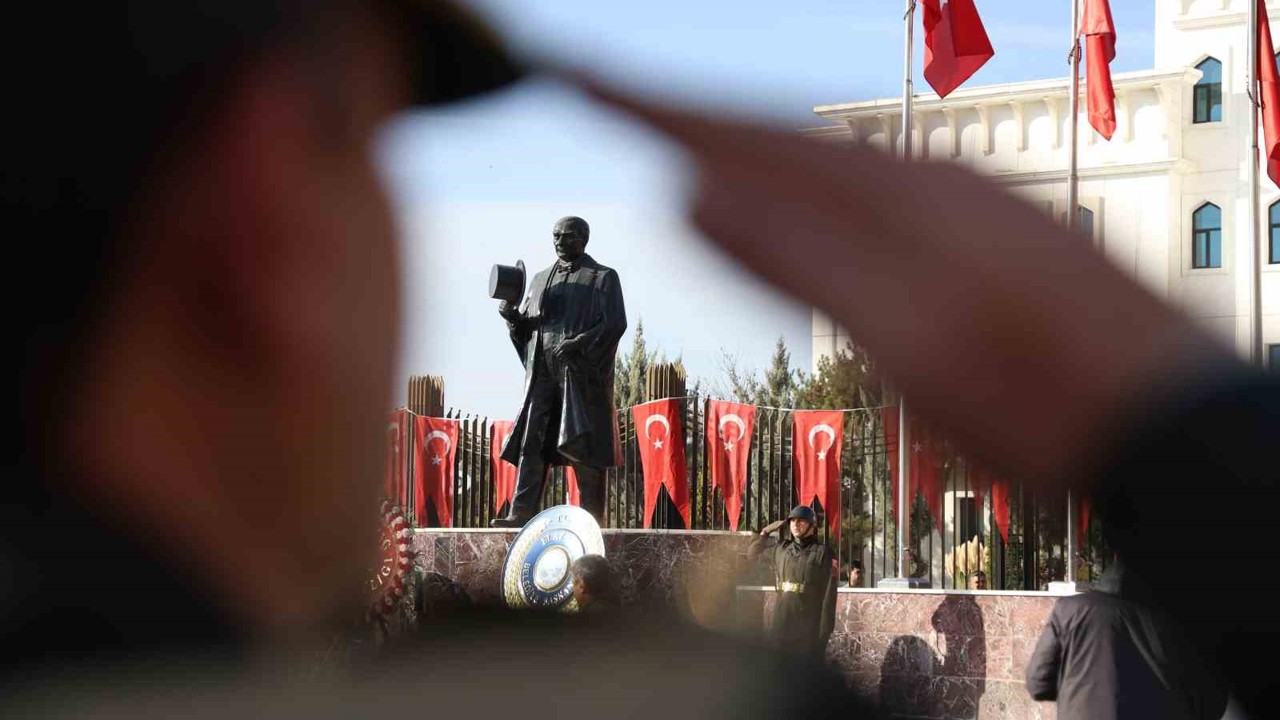 Elazığ’da 10 Kasım’da Atatürk saygıyla anıldı

