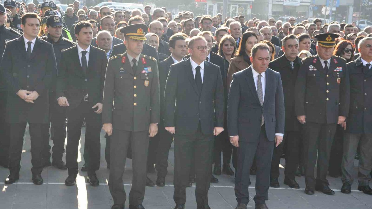 Atatürk ölümünün 87. yıldönümünde Kars’ta anıldı
