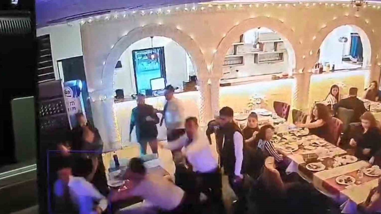 Ankara’da eğlence mekanına silahlı saldırının görüntüleri güvenlik kamerasına yansıdı
