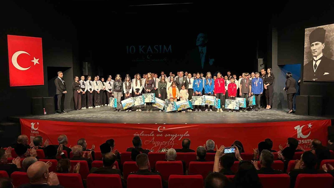 Atatürk, Bitlis, Van ve Hakkâri’de anıldı
